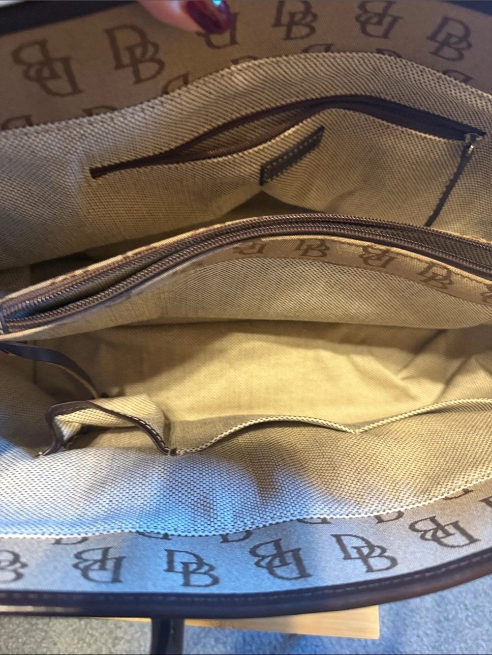 Dooney & Bourke Tan & Brown Monogram Large Canvas w/ leather Shoulder Bag - Picture 5 of 8